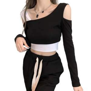 Áo thun dài tay khoét cổ phối màu đen trắng siêu hot mc92894