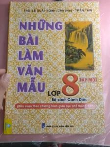 Sách - Những bài làm văn mẫu lớp 8 - Bộ Cánh diều - Lê Xuân Soan