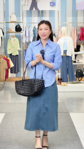 [VOUCHER 80K khi mua 2] Áo Sơ Mi Nữ GUMAC Áo Kiểu Công Sở Kẻ Sọc Tay Lửng Chiết Ly Eo Tôn Dáng Vải Kate Cao Cấp AF01024