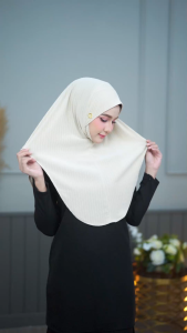 ผ้าคลุมฮิญาบสวมสำเร็จ กรอบหน้าสวย ผ้าลานริ้ว ใส่สะบาย สวมใส่ได้ทุกโอกาศ HN38วาริสมุสลิม