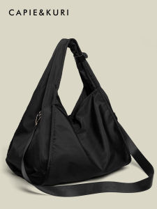 Ladies Large Capacity Nylon Fitness Bag Underarm Tote Bag Single Shoulder Casual Crossbody Bag with Zipper Soft Structure