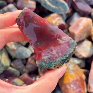 Natural Qinziyu Purple-Green Agate Raw Stone Irregular Shape Crystalsplay Specimen Loose Synthetic Gemstone Mineral Specimens