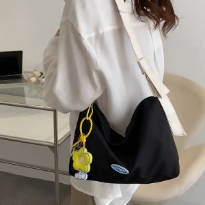 Kantong Tote Wanita Besar: Pilihan yang Tepat untuk Belanja & Perjalanan