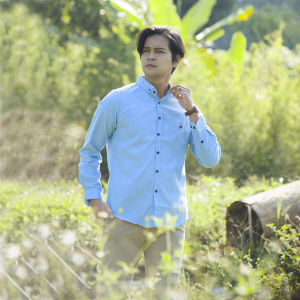 NFZ Kemeja Pria Lengan panjang Soft Green kasual 5487 dan NFZ Kemeja Kasual Pria Lengan Panjang Slimfit Soft Blue 4800