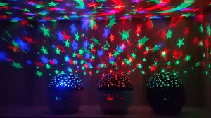 โคมไฟดาว Night Light โคมไฟโปรเจคเตอร์ โคมไฟรูปดาว ไฟประดับสถานที พร้อมลำโพงบลูทูธ ไฟแต่งห้อง ไฟตกแต่งห้อง ไฟตกแต่งห้องนอน sky projector