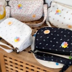 Mismi Bethany Bag Tas Selempang Wanita Flower Korean Style Sling Bag Perempuan Trendy - 38B