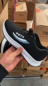 รองเท้ากีฬาผู้ชายฤดูร้อน รองเท้ากีฬาลายตาข่ายระบายอากาศ นุ่ม สบาย เหมาะสำหรับวิ่งและกีฬาอื่นๆ