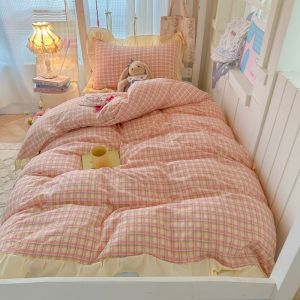 ชุดผ้าปูที่นอนลายตารางชุดเครื่องนอนลูกไม้ระบายอากาศที่สะดวกสบายขนาดเดี่ยว/Super Single/ควีน/คิงไซส์