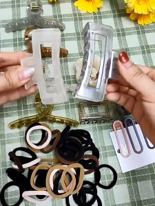 67pcs Hair Accessories Set Acrylic Hair Claw Clips Hair Tie Simple Style Hair Clips for Women