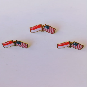 Pin Bros Lencana Kuningan Emas Bendera Persahabatan Indonesia dan Amerika Serikat