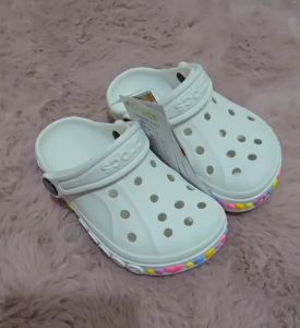 Free Jibbitz 2 pcs For 1 Pairs รองเท้าเเตะแบบสวม ของเด็ก Crocs Bayaband Charm (Size:25-35) มาใหม่ลาสุด ทรงสวย ผลิตจากยางอย่างดี นิ่ม เบา ไม่ลื่น ราคาถูก