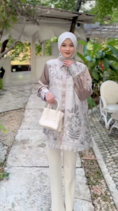 Mdly Baju Kemeja Atasan Wanita/ Baju Silk Motif Print/Kylee Shirt by MDLY