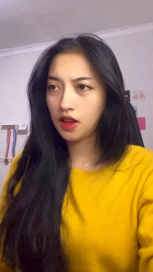 IZZI Korean Perfumed Body Spray 150ml (kemasan aerosol kaleng)