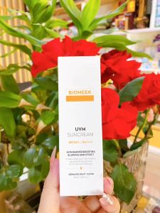 Kem Chống Nắng Huyết Tế Bào Biomeek UVM Suncream SPF50+ PA++++ Dành Cho Da Nhạy Cảm 40ml