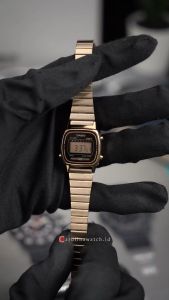 Jam Tangan Wanita Casio General LA670WGA-1D Vintage Digital Dial Gold Stainless Steel Band