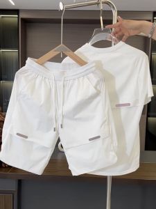 กางเกงขาสั้นผ้าไหมน้ำแข็งสำหรับผู้ชาย ทรงหลวม ระบายอากาศได้ดี แห้งเร็ว ทรงลำลอง สำหรับฤดูร้อน ทรงเข้ารูป ทรงลำลอง