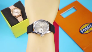 99JAYASTORE✅Promo WATCH Fashion WANITA Premium TERLARIS Jam Tangan Kasual ANALOG Mewah FOSIL New VA-5557L Series KARET (RUBBER STRAP) Diameter : 31 cm TANGGAL AKTIF✔️Free BOX Exclusive & BATERAI Cadangan WATER RESIST [TAHAN AIR]