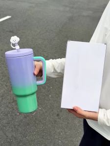 1pc Gradient Vacuum Insulated Water Bottle 1200ml Large Capacity Straw Coffee Mug Portable Handle Travel Tumbler for Car