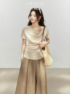 OUYANGXI | Áo Thun Nữ Cổ Lệch Xếp Ly Tay Ngắn