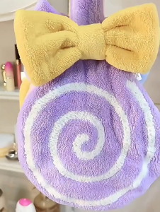 1PCS Hand Towel Cartoon Cute Lollipops style Hanging Towels Quick Drying Soft Absorbent Towels Coral Velvet Material Bathroom Accessories Washcloth For Children Towels Strong Water Absorption