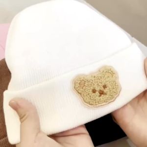 Kupluk Beanie Desain Bear: Aksesoris Bayi Rajut yang Nyaman