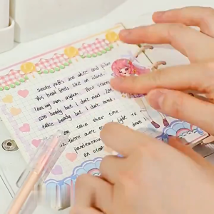 Satu Keluarga Cutter Mini Lucu Bentuk Pena A125 Pen Knife Cutter Pisau Ukir Pemotong Kertas Portable