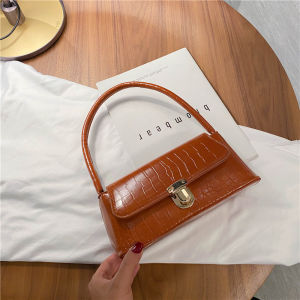 Fashionable Versatile Womens Bag 2024 Autumn New Style Single Shoulder Crossbody Bag Retro French Breadstick Underarm Bag
