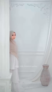 Azmeela Aulia Khimar Syari Instant Soft Padnya Antem Cantik Elegant tegak di dahi