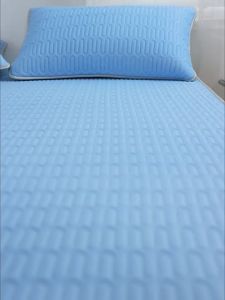 ผ้าปูที่นอนไหมน้ำแข็ง ผ้าปูไหมน้ำแขง ไหมน้ำแข็งแผ่นกันรอยเตียง 3/4/5/6ฟุต ที่นอนยางพารา ที่นอนพับได้ ผ้าปู ที่นอน ไหมน้ำแข็ง สามารถซักด้วยเครื่องได้ ผ้าปูที่นอนเย็น ผ้าปูรองที่นอน