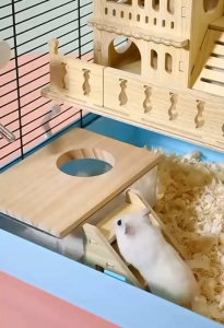 🐹【READY-STOCK】Transparent Hamster Sand Bath Box Acrylic Small Pet Bath House with Wooden Lid Leak-Proof Corner Design