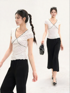 HTMEME | Slim Fit Cross V-Neck Polka Dot Short Sleeve T-Shirt