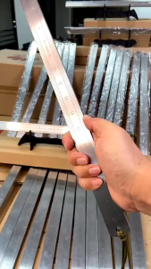 Thước Kẻ Thép Deli Cao Cấp Kích Thước 53 cm Dầy 5 mm Nhỏ Gọn Tiện Lợi - Chất Liệu Chống Mòn Gỉ