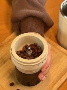 FOX DOLA Portable Coffee hine Small Automatic Grinding Integrated Italian American Household Travel Coffee Cup