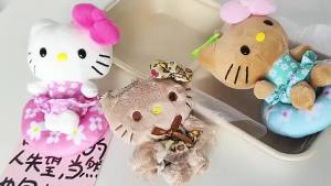 Sanrio | Mặt Dây Chuyền Thú Bông Hello Kitty Vòng Bơi Da Đen Móc Treo Túi Mèo KT Móc Khóa Hoạt Hình Hawaii Mới Làm Quà Tặng