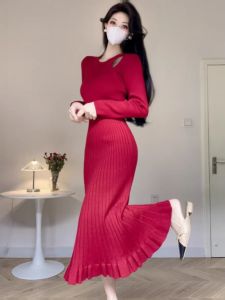 Red Knitted Christmas New Year Dress Womens Autumn Winter Slim Fit Hollow out Base Skirt Elegant High End Feeling Inner Wear