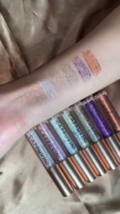 ขายดี Cappuvini อายแชโดว์เหลวเนื้อลิควิดชิมเมอร์ หัวแปรงพู่กัน ติดทน ใช้งานง่าย No.CP22