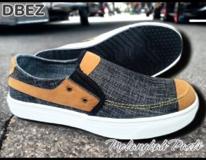 DBEZ Sepatu Sneakers Kasual Slip On Pria Uk 39-43 SCP01