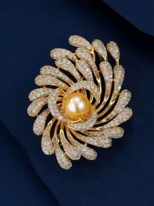Luxurious Floral Brooch Pin for Women Suit Sweater High End Artificial Pearl Couple Sunflower Pin Accessories Fashion Jewelry