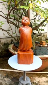 Tượng chú tiểu an nhiên tùy duyên cao 40cm - Quà Tặng Gỗ Mỹ Nghệ - Quà Tặng Lưu Niệm - Vật Phẩm Trang Trí - Trang Trí Nhà Cửa Decor - Quà Tawjjng Tân Gia