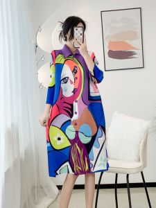 Nova quality⭐One person one pleat ⭐Miyake fold fold collar new fashion cardigan graffiti printed dress gas quality age reduction loose meat covered MIDI skirt