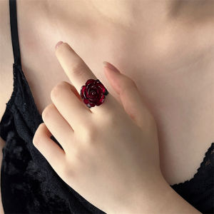Gothic Rose Hollow out Ring Womens Unique Design Luxury Feel Open Finger Ring Fashionable Jewelry Accessory for Ladies