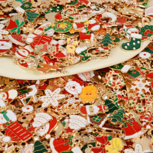 สุ่มผสมหยดน้ํามันจี้คริสต์มาสสําหรับเครื่องประดับทําอุปกรณ์ DIY พวงกุญแจต่างหูหน่วยความจํา Charm Santa Claus Bell จี้