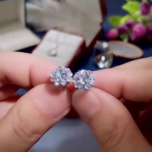 Huitan Luxury AAA Cubic Zirconia Stud Earrings For Women Elegant Accessories Daily Wearable Party Jewelry Anniversary Love Gifts