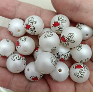 ลูกปัดกลม สีขาว ลายหัวใจ LOVE ขนาด 16mm รูตรง รูขนาด 2mm อุปกรณ์เสริมงานฝีมือ งาน DIY ใช้สำหรับการร้อย พวงกุญแจ ที่ห้อยกระเป๋า ที่ห้อยโทรศัพท์