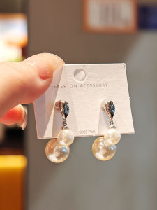 ต่างหูไข่มุกแบบสองทาง ZLomj แฟชั่นฤดูใบไม้ร่วง/ฤดูหนาว สำหรับผู้หญิง ต่างหูแบบสองทางที่อเนกประสงค์