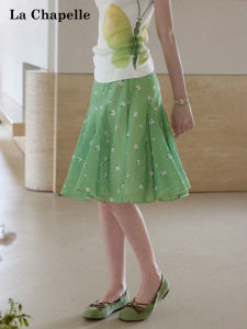 La Chapelle | French Style Skirt and Tee Outfit