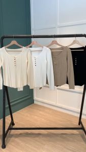 BL20744 Sue 3D Lines Top Knit Long Sleeves