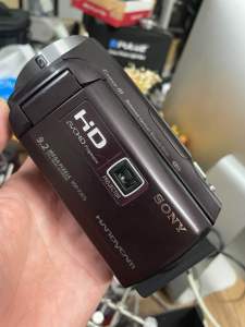 Máy quay phim Sony HDR PJ670 zoom 60x mắt liếc