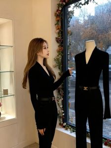 HUOLISI | Black V-Neck Long Sleeve Design Flattering Sweater