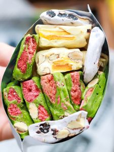 XUNCUIJI | Matcha Strawberry and Almond Nougat